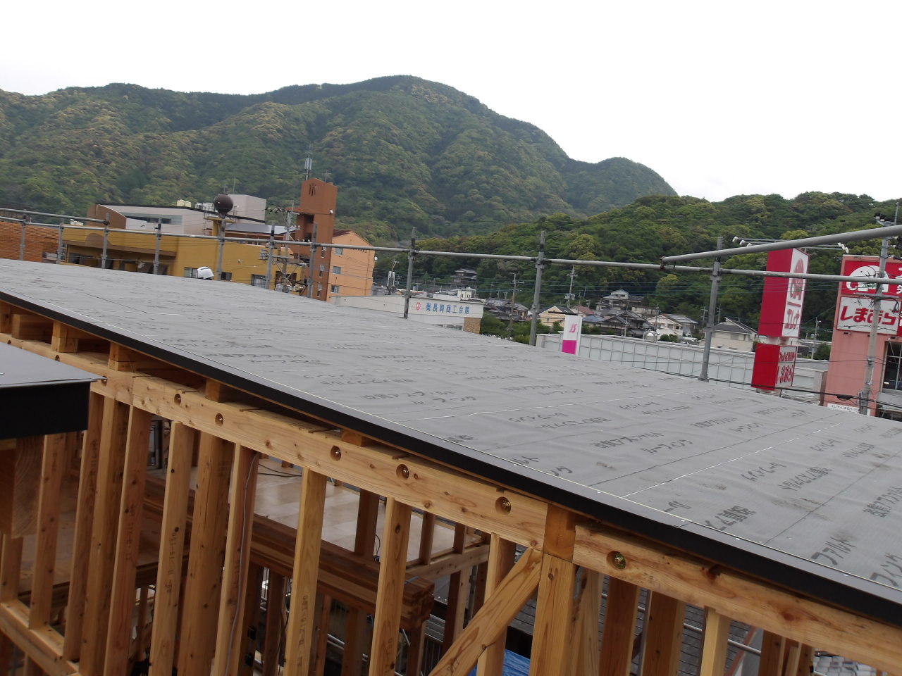 http://集合住宅の上棟